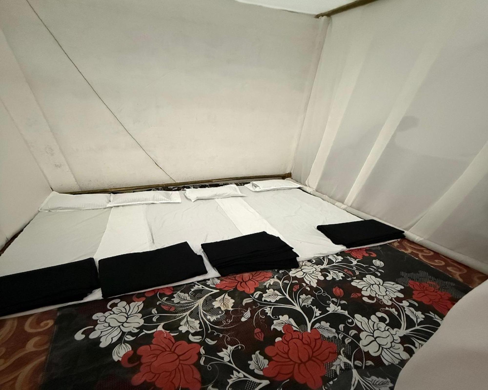 Arail Tent City Kumbh Cottage Mahakumbh -Near Arail Ghat And Naini Station Prayagraj Exterior foto
